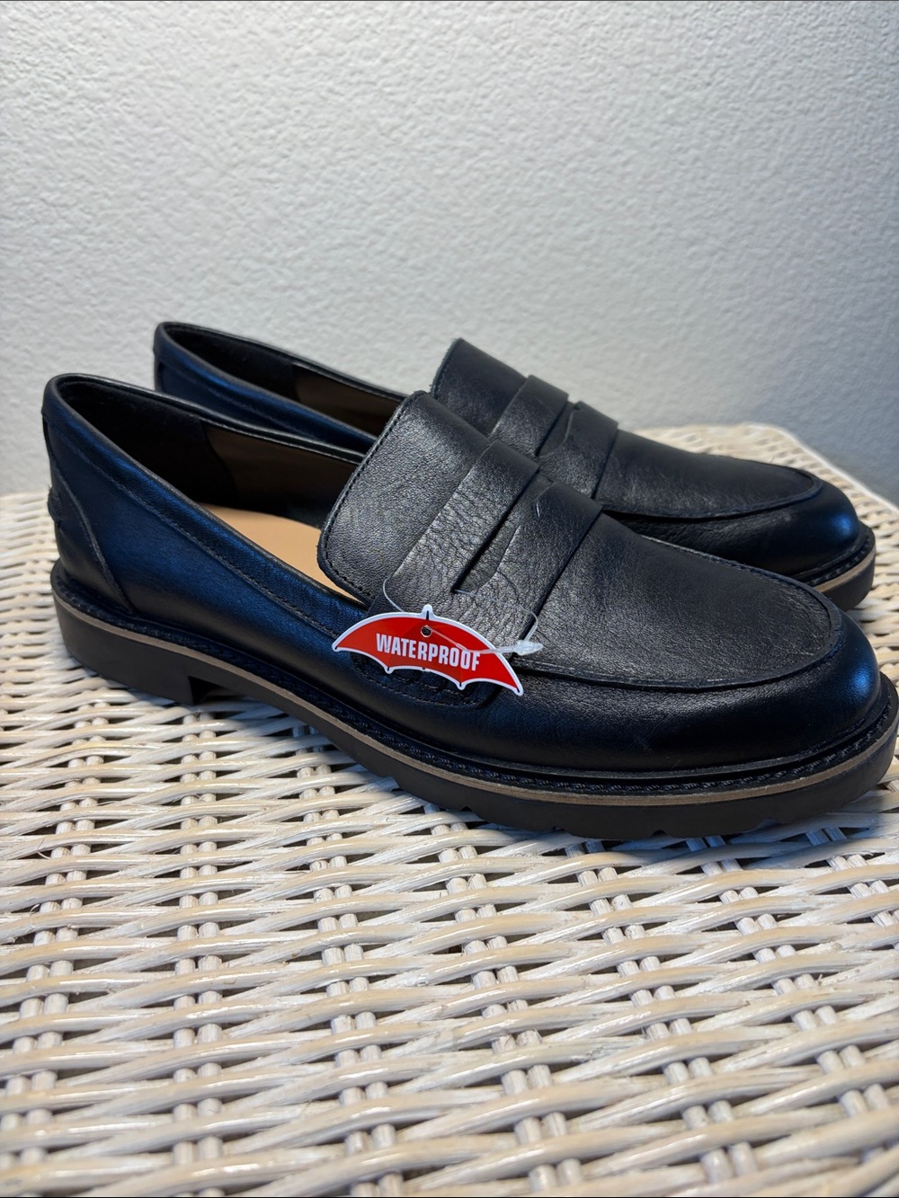 Blondo Black Leather Women's Waterproof  Slip-On Penny Loafers - Picture 2 of 11